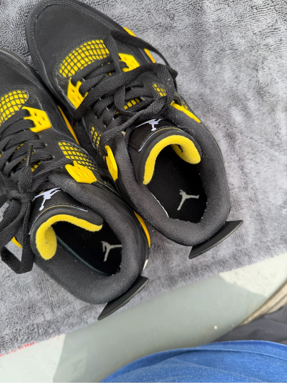 Size 6.5Y Air Jordan 4 Retro Thunder Black/Yellow - Picture 8 of 14
